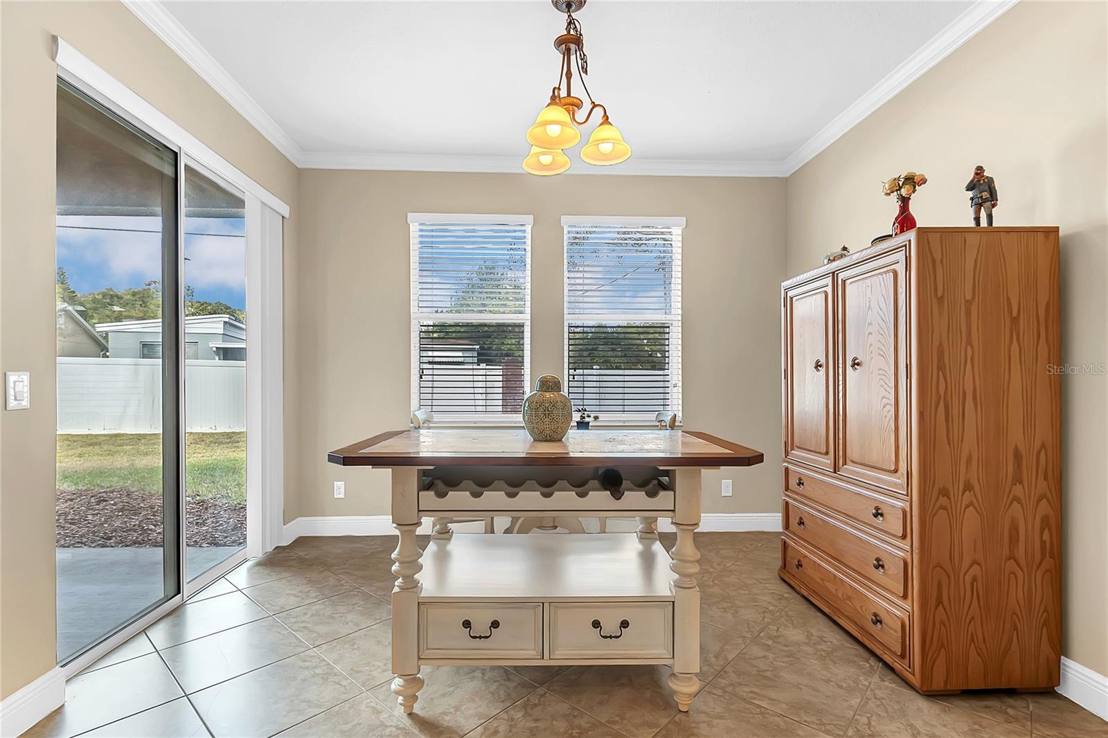 877 STRATHMORE DRIVE