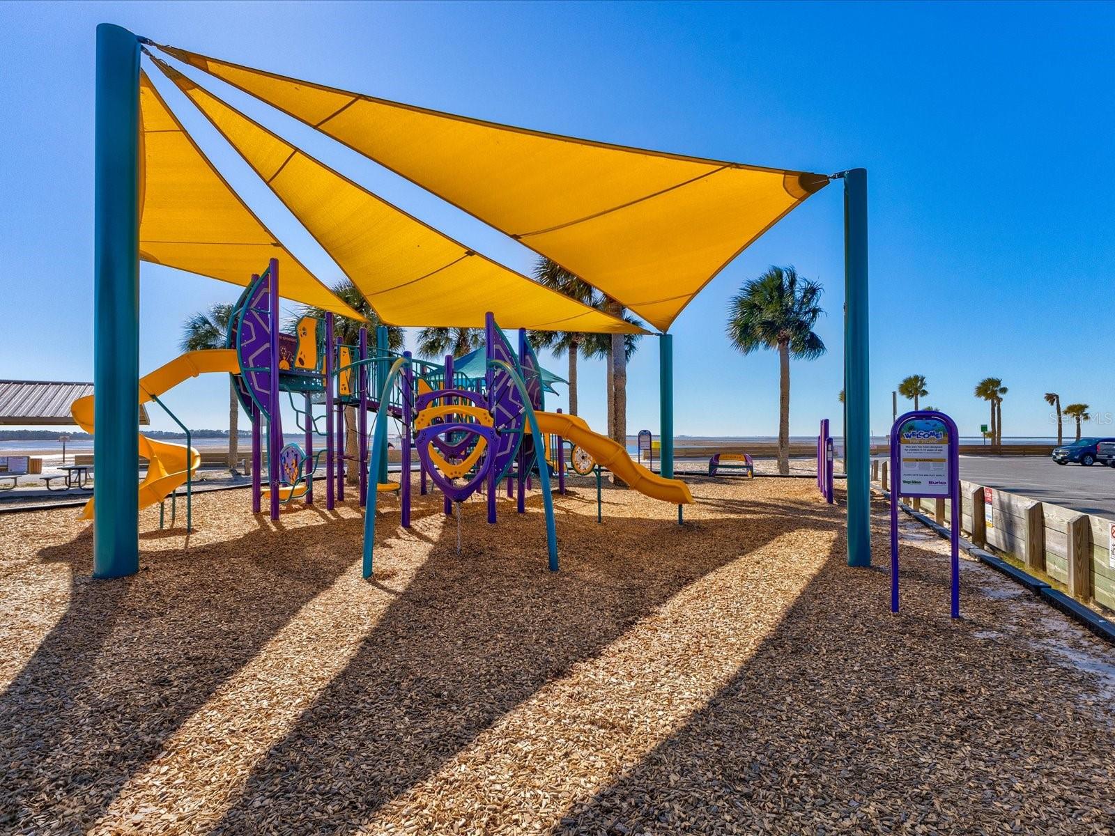 ROYAL HIGHLANDS - Residential