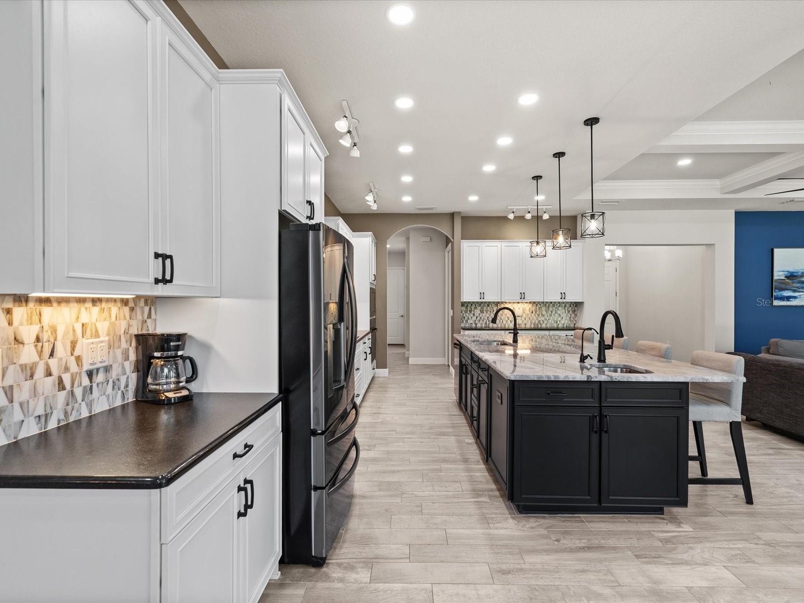 ROYAL HIGHLANDS - Residential