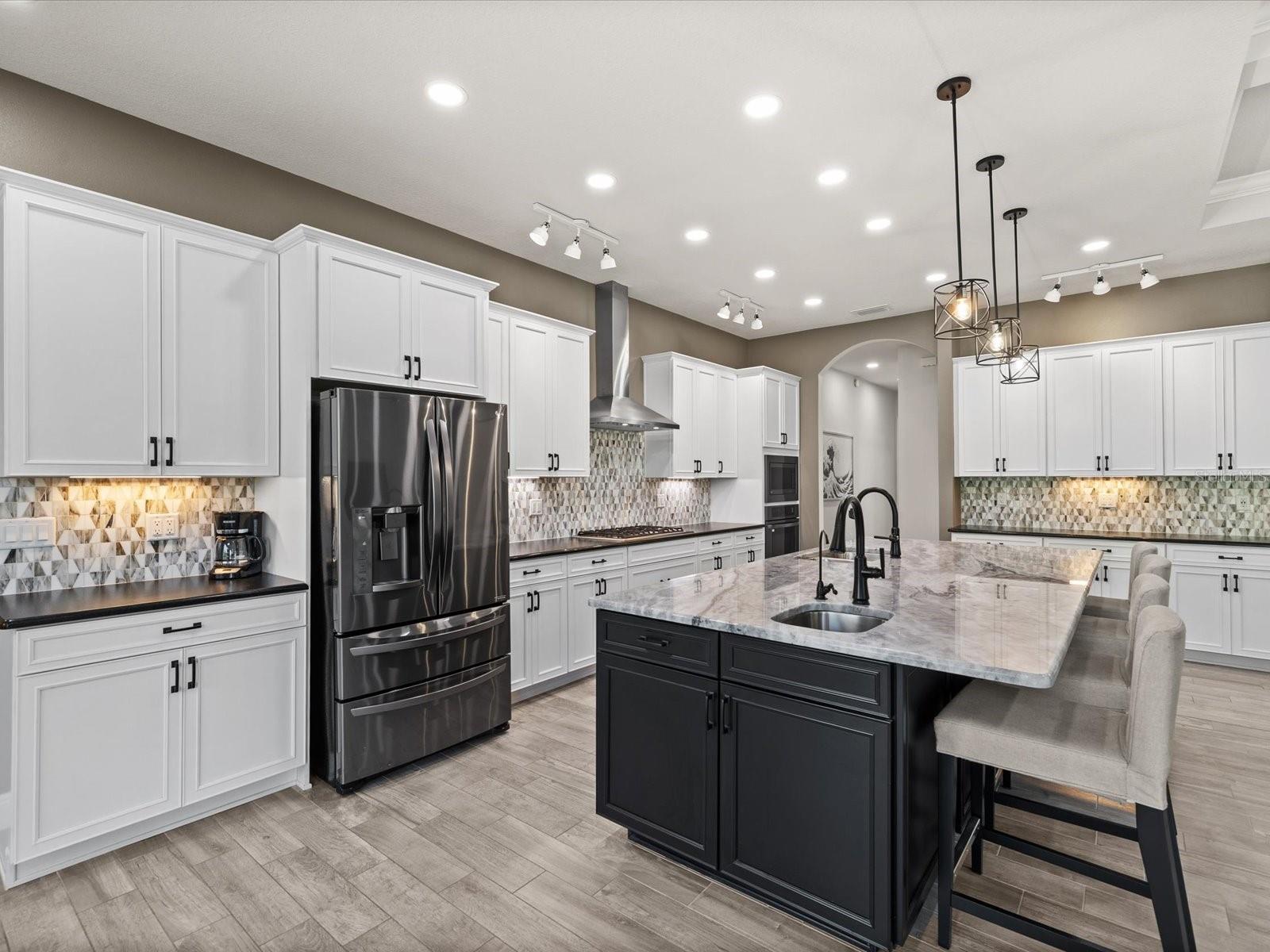 ROYAL HIGHLANDS - Residential