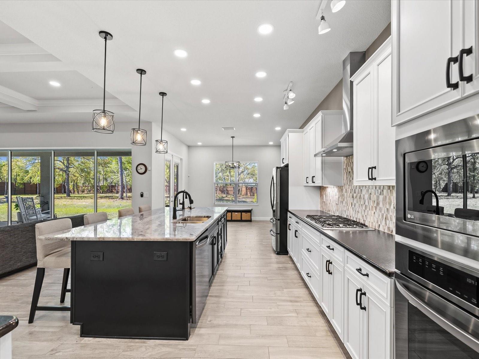 ROYAL HIGHLANDS - Residential