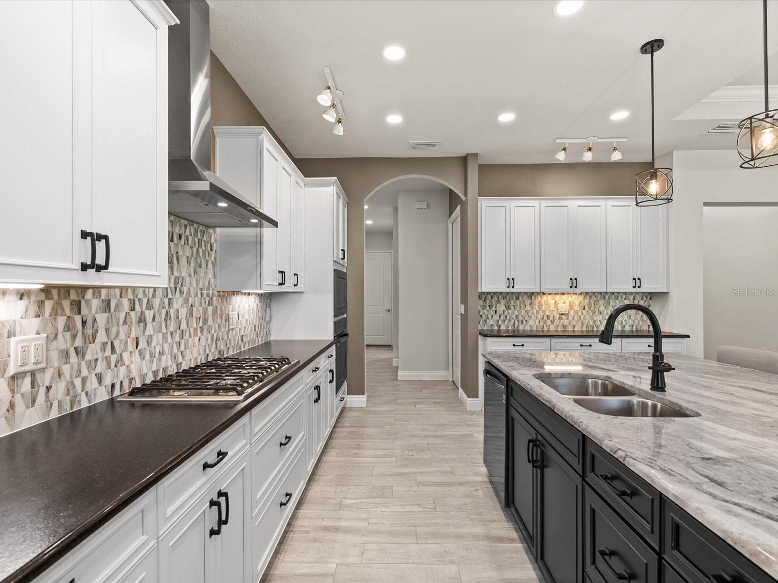 ROYAL HIGHLANDS - Residential