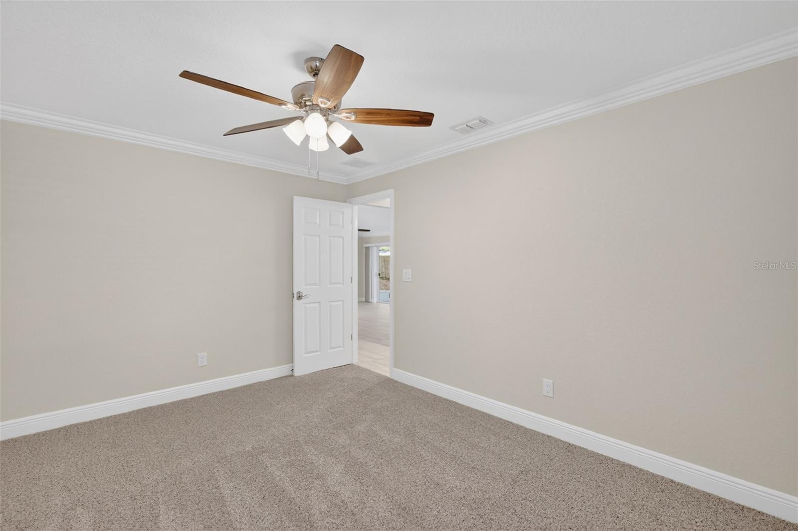 LEESBURG LAKE POINTE AT SUMMIT - Residential
