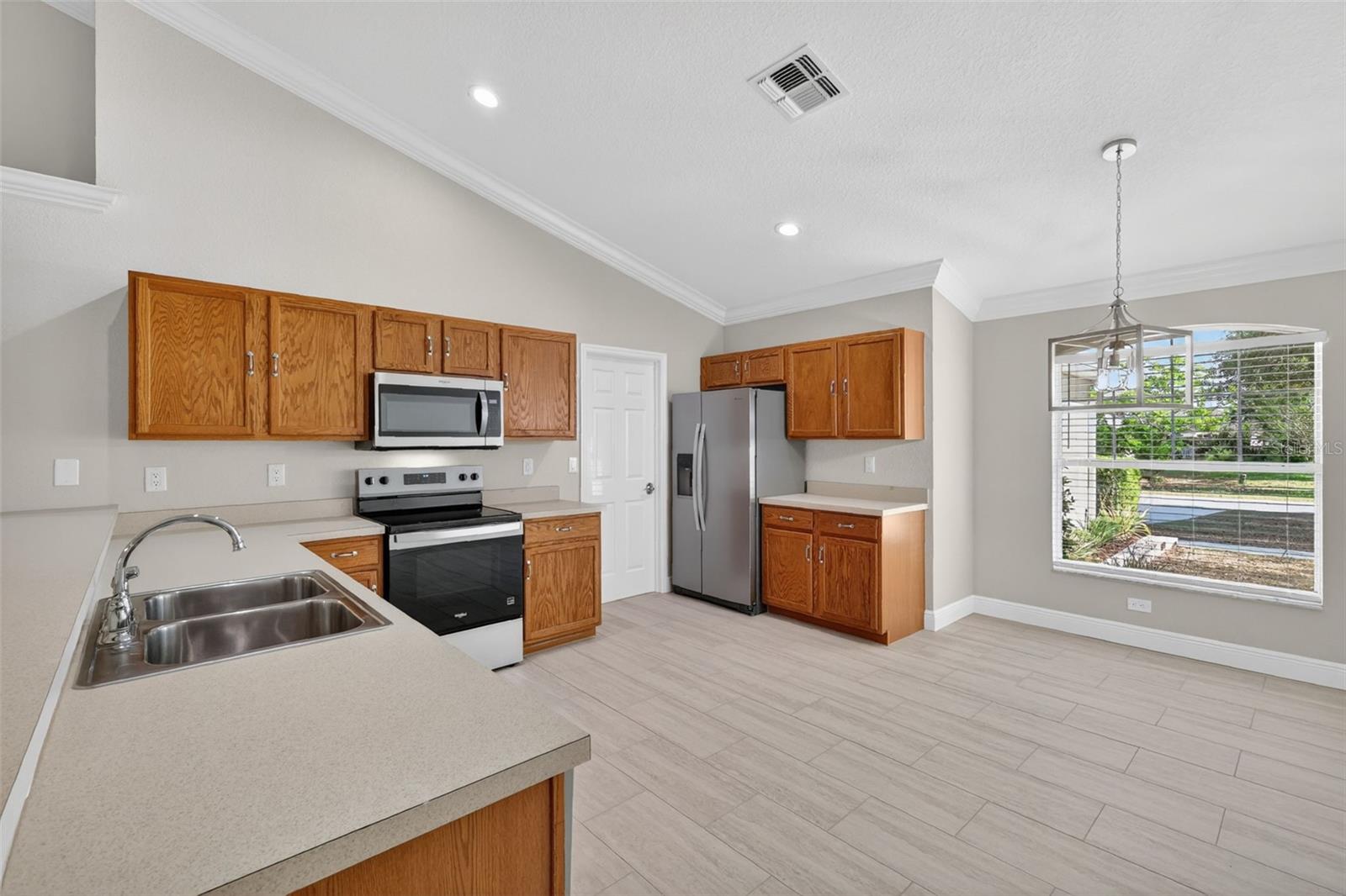 LEESBURG LAKE POINTE AT SUMMIT - Residential