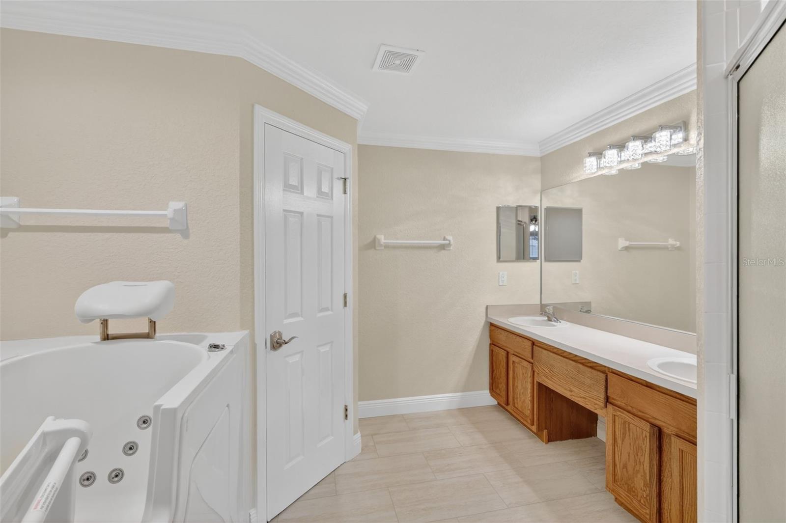 LEESBURG LAKE POINTE AT SUMMIT - Residential