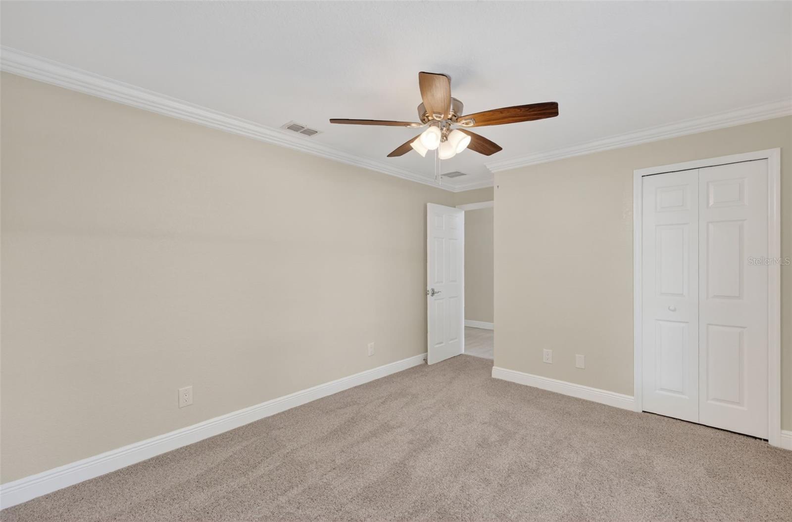 LEESBURG LAKE POINTE AT SUMMIT - Residential