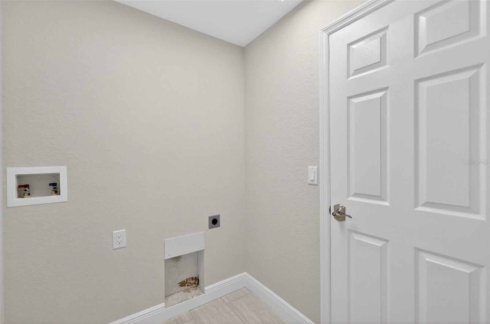 LEESBURG LAKE POINTE AT SUMMIT - Residential