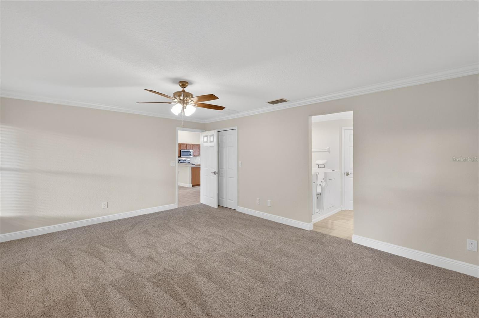 LEESBURG LAKE POINTE AT SUMMIT - Residential