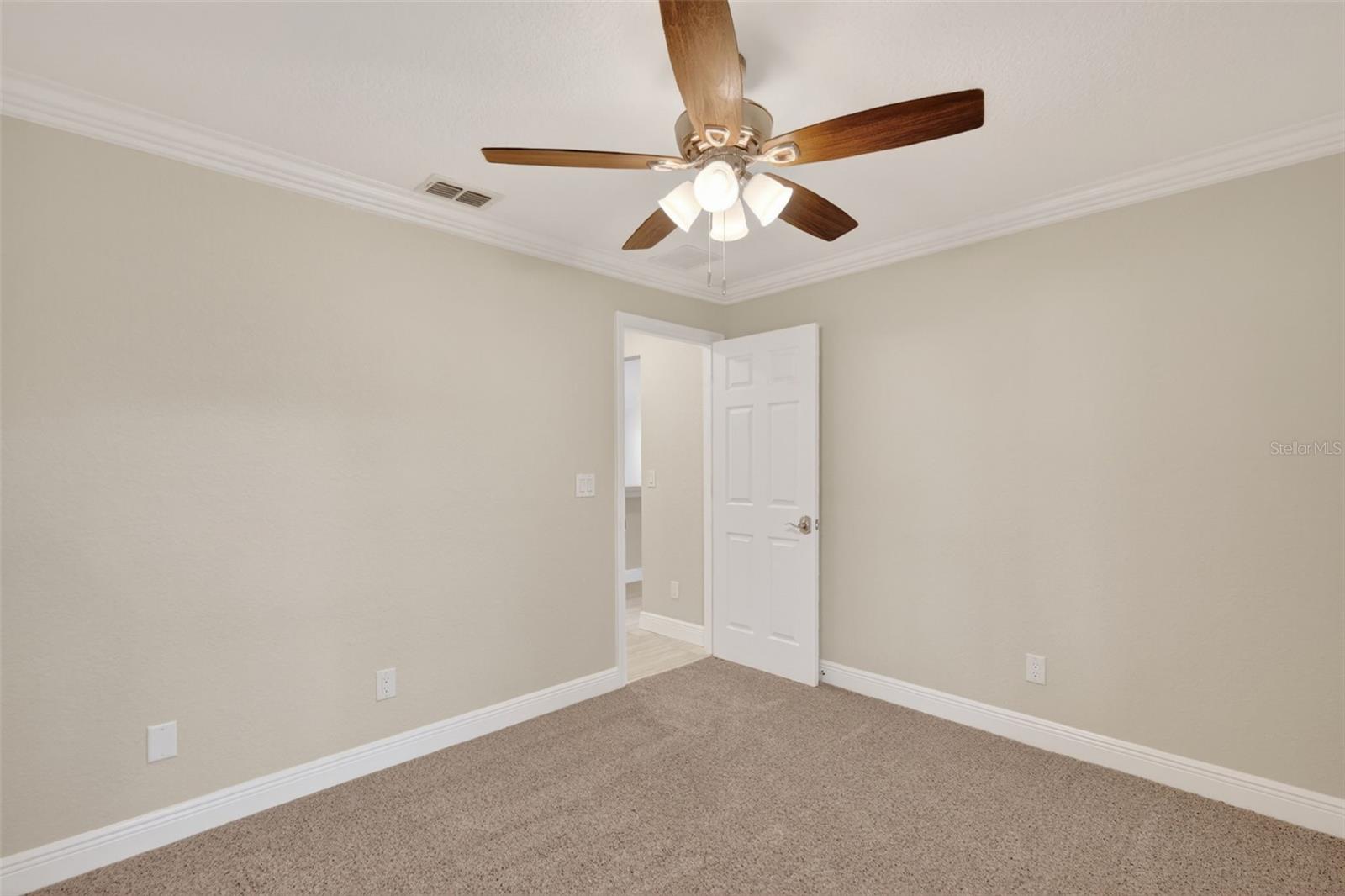LEESBURG LAKE POINTE AT SUMMIT - Residential