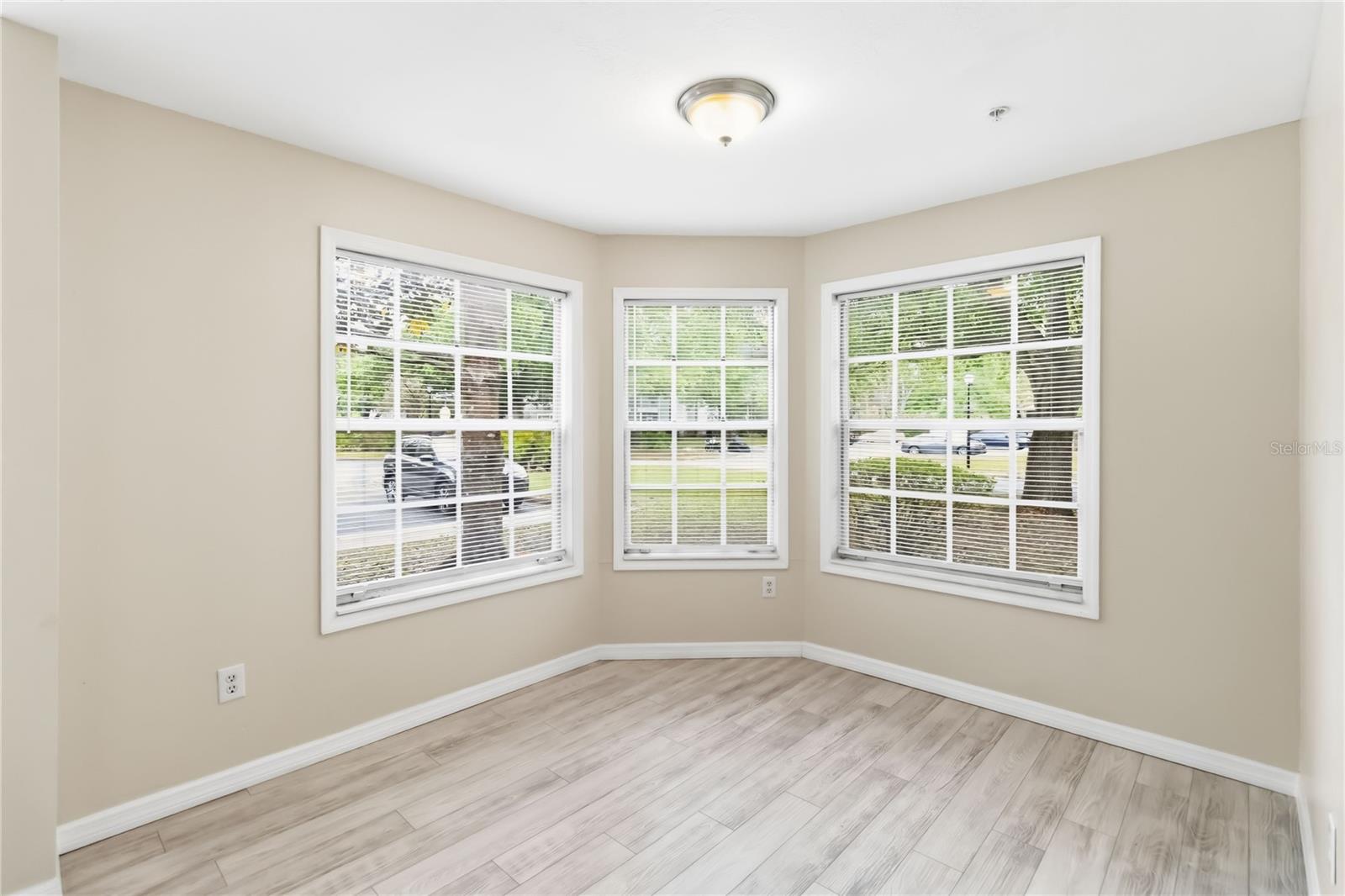 HUNTERS CHASE CONDO PH 1 - Residential