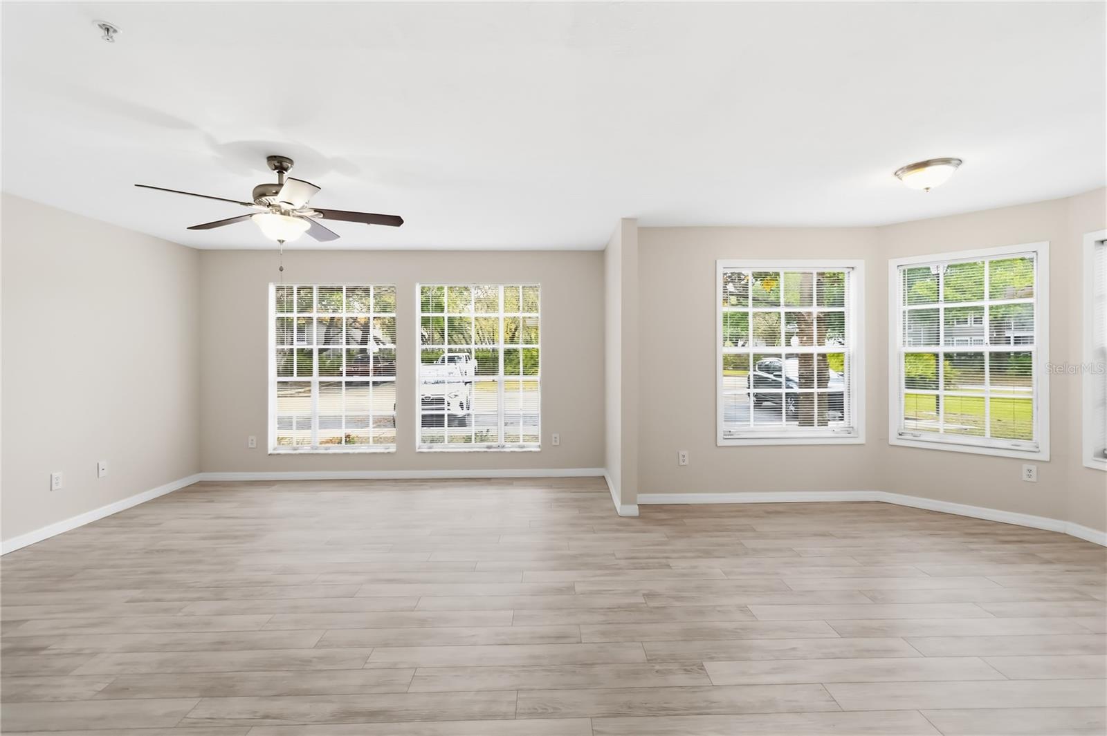 HUNTERS CHASE CONDO PH 1 - Residential