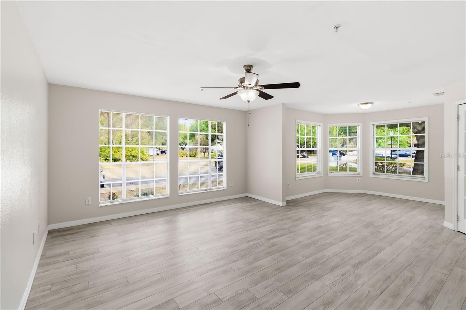 HUNTERS CHASE CONDO PH 1 - Residential