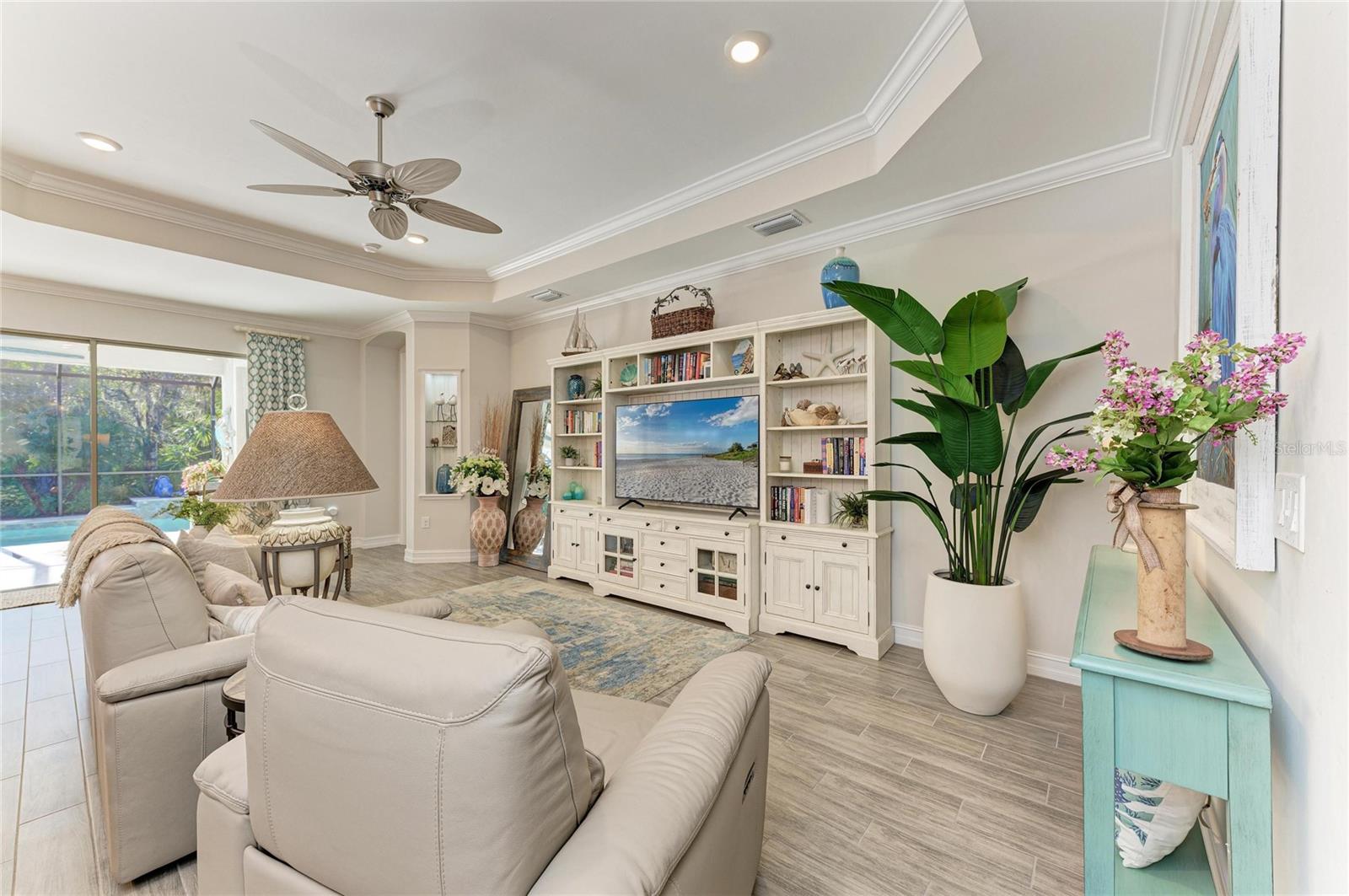 TOSCANA ISLES - Residential