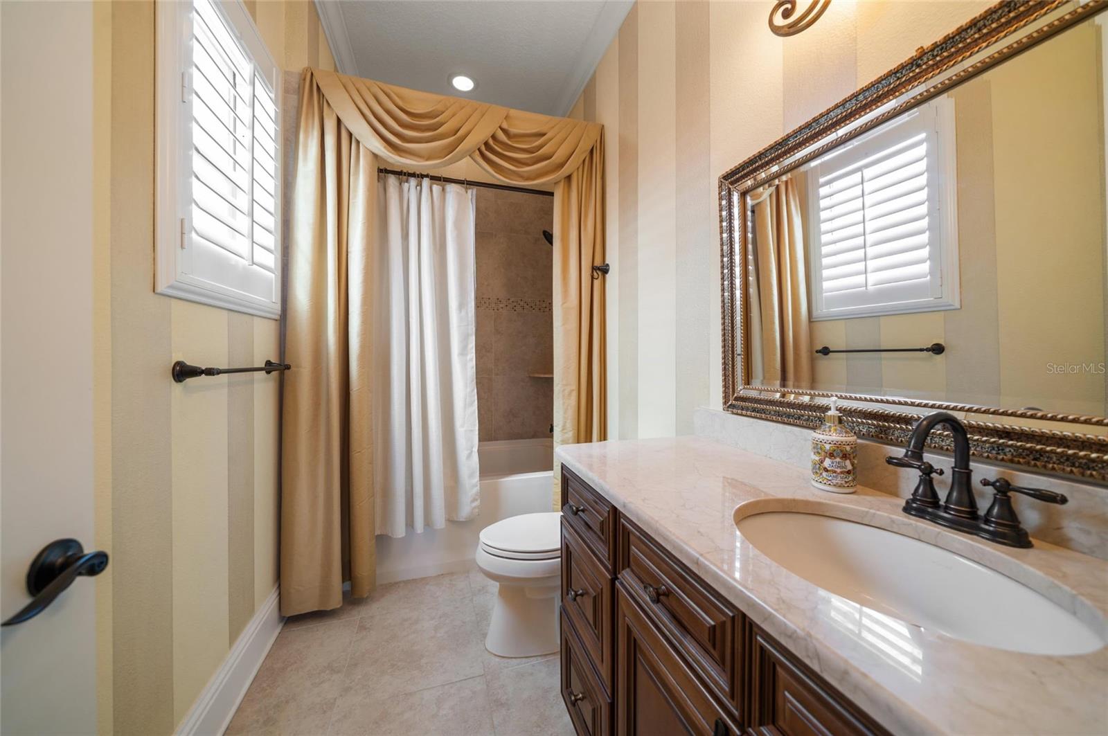 BAY VISTA - Residential