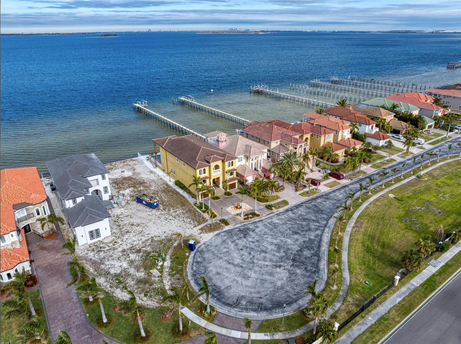 BAY VISTA - Residential