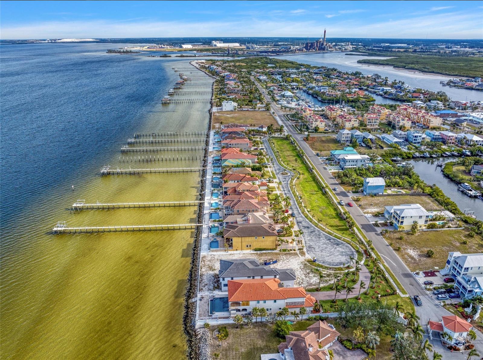 BAY VISTA - Residential