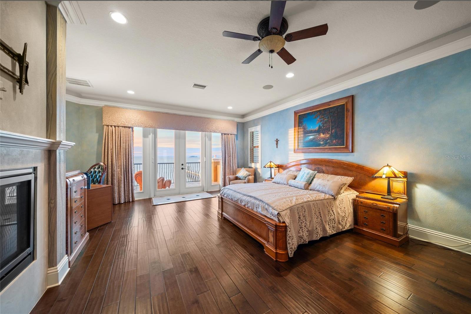 BAY VISTA - Residential