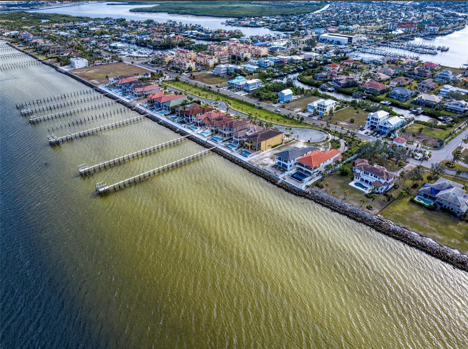 BAY VISTA - Residential