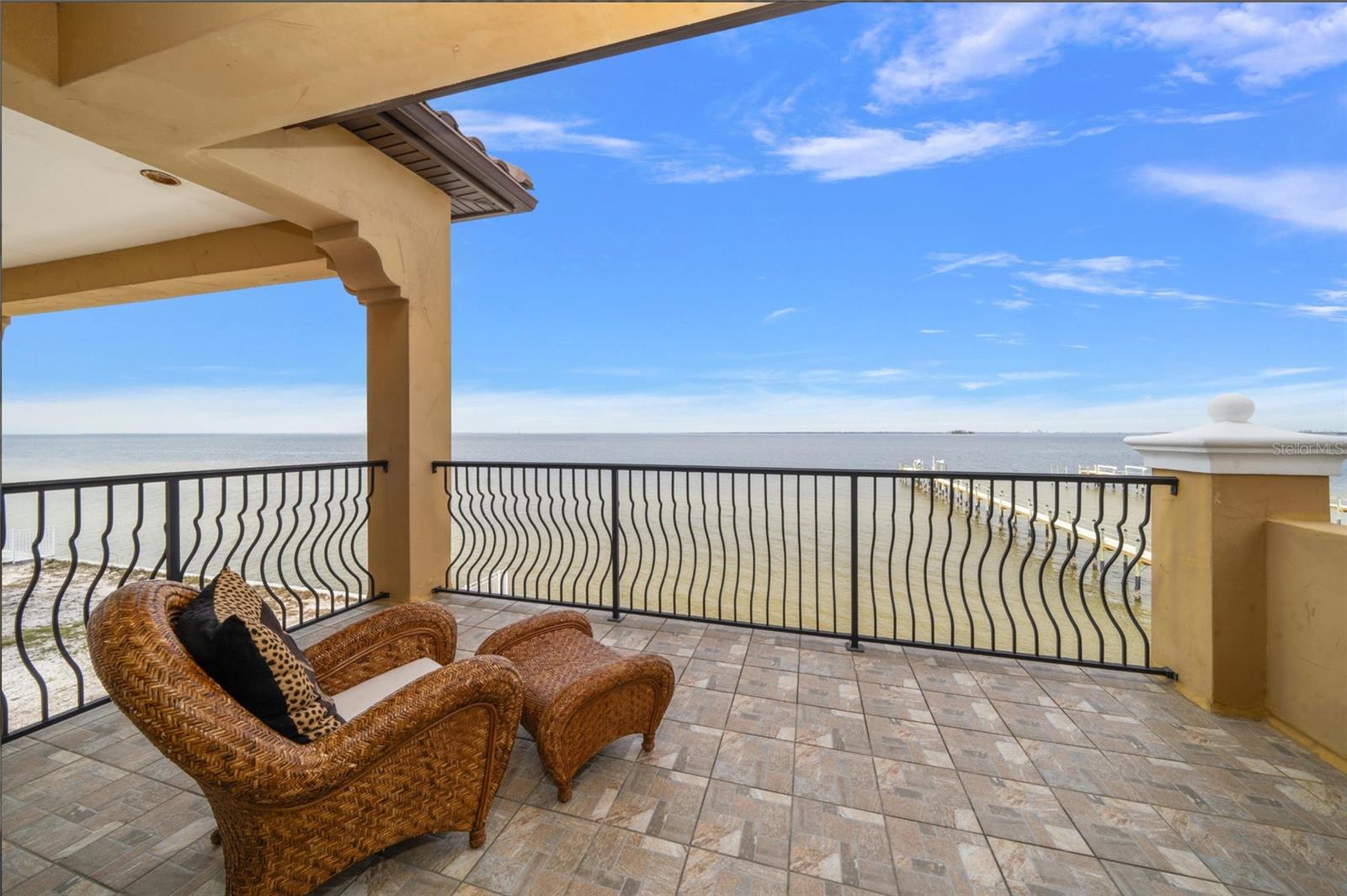 BAY VISTA - Residential