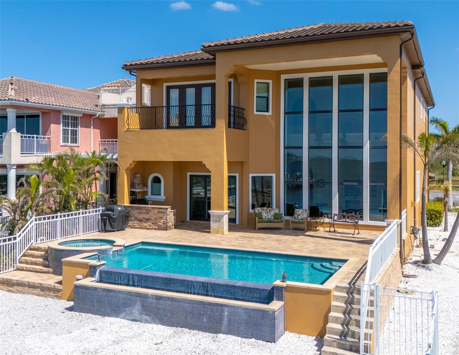 BAY VISTA - Residential