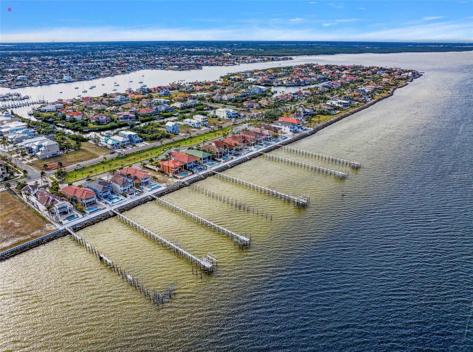 BAY VISTA - Residential