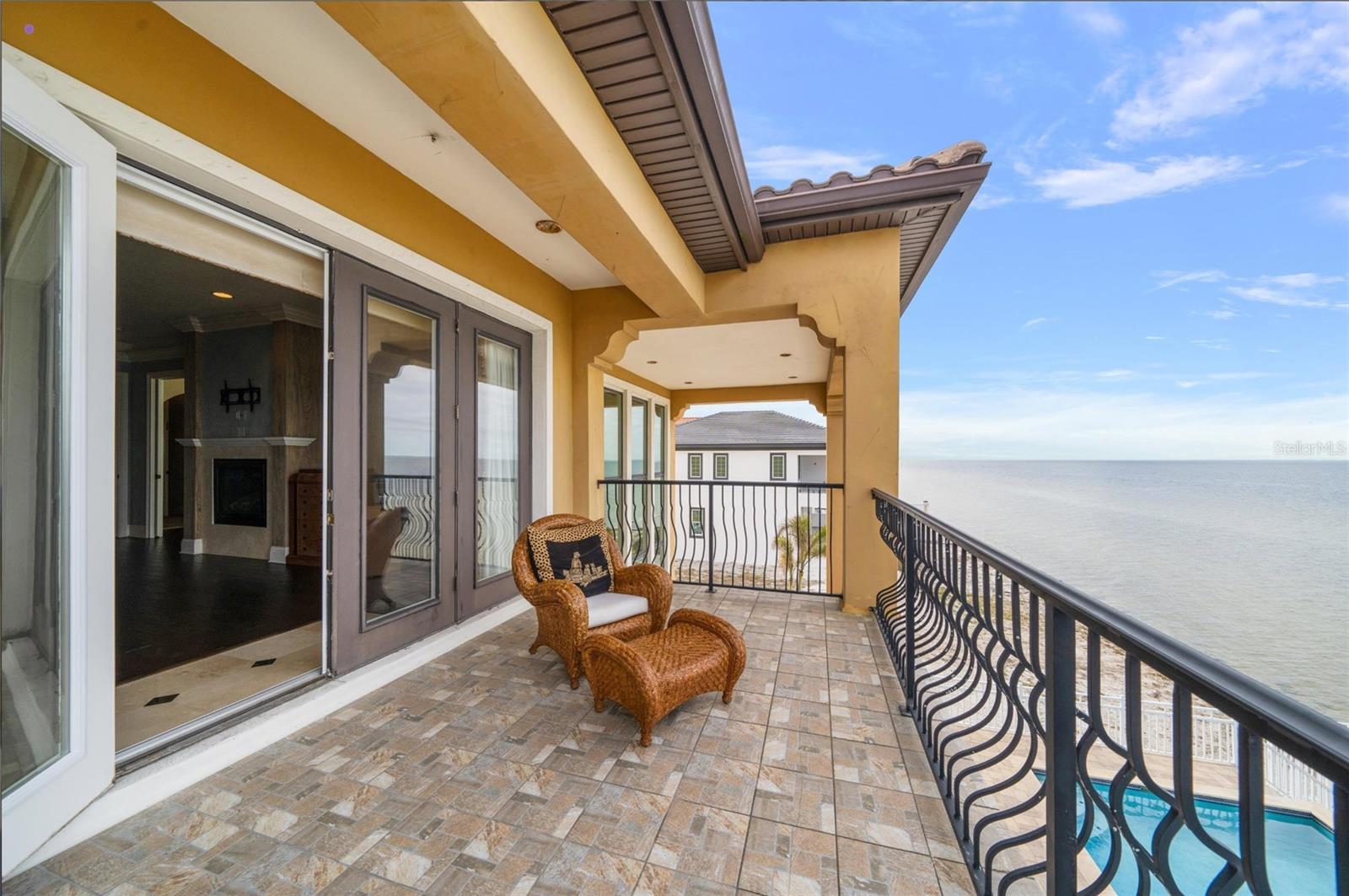 BAY VISTA - Residential