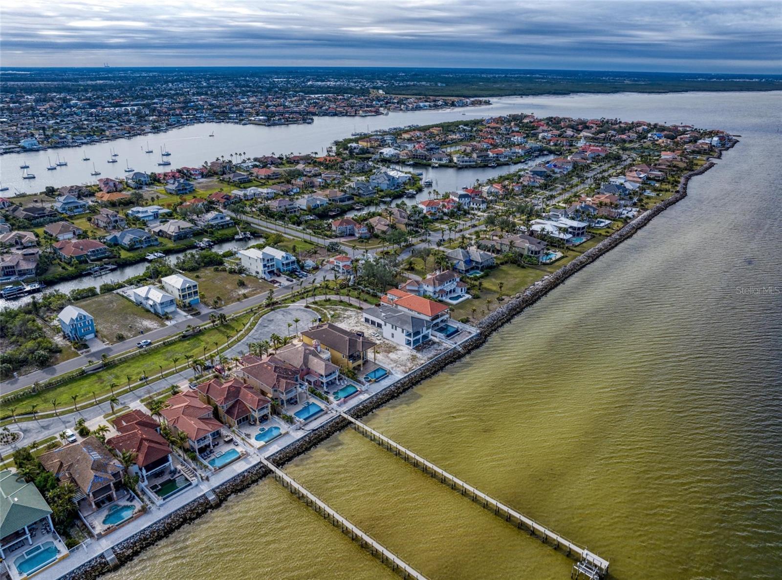 BAY VISTA - Residential