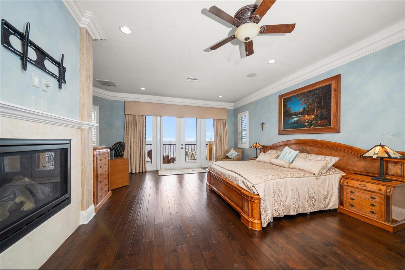 BAY VISTA - Residential