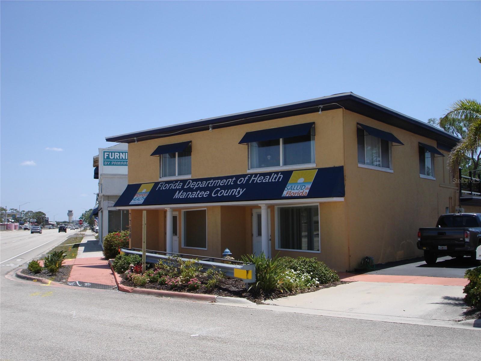 Mixed Use Commercial Building
Free standing mixed use building with frontage on N. Tamiami Trail. Two story block construction building includes a second floor two bedroom one bath 1,000 sf +/- apartment currently leased through February 2026. The 1,500 sf +/- first floor office consisting of three offices, conference room, receptionist area and an ADA compliant bathroom is currently vacant and also available for lease. Built in 1952 renovated including new roof in 2022. The property is zoned GC and allows for retail sales, business services, medical or professional offices, childcare, medical marijuana dispensary along with other allowed uses. General Commercial District (GC). The purpose of this district is to provide for a variety of retail use and services in free-standing parcels or shopping centers to serve the community's general commercial needs. This district may also facilitate attached dwellings, multifamily residential, and mixed-use (including multi-family residential). There are seven parking spaces, and the annual average daily traffic flow is 39,000 vehicles a day. Perfect for an end user or as an income producing property.