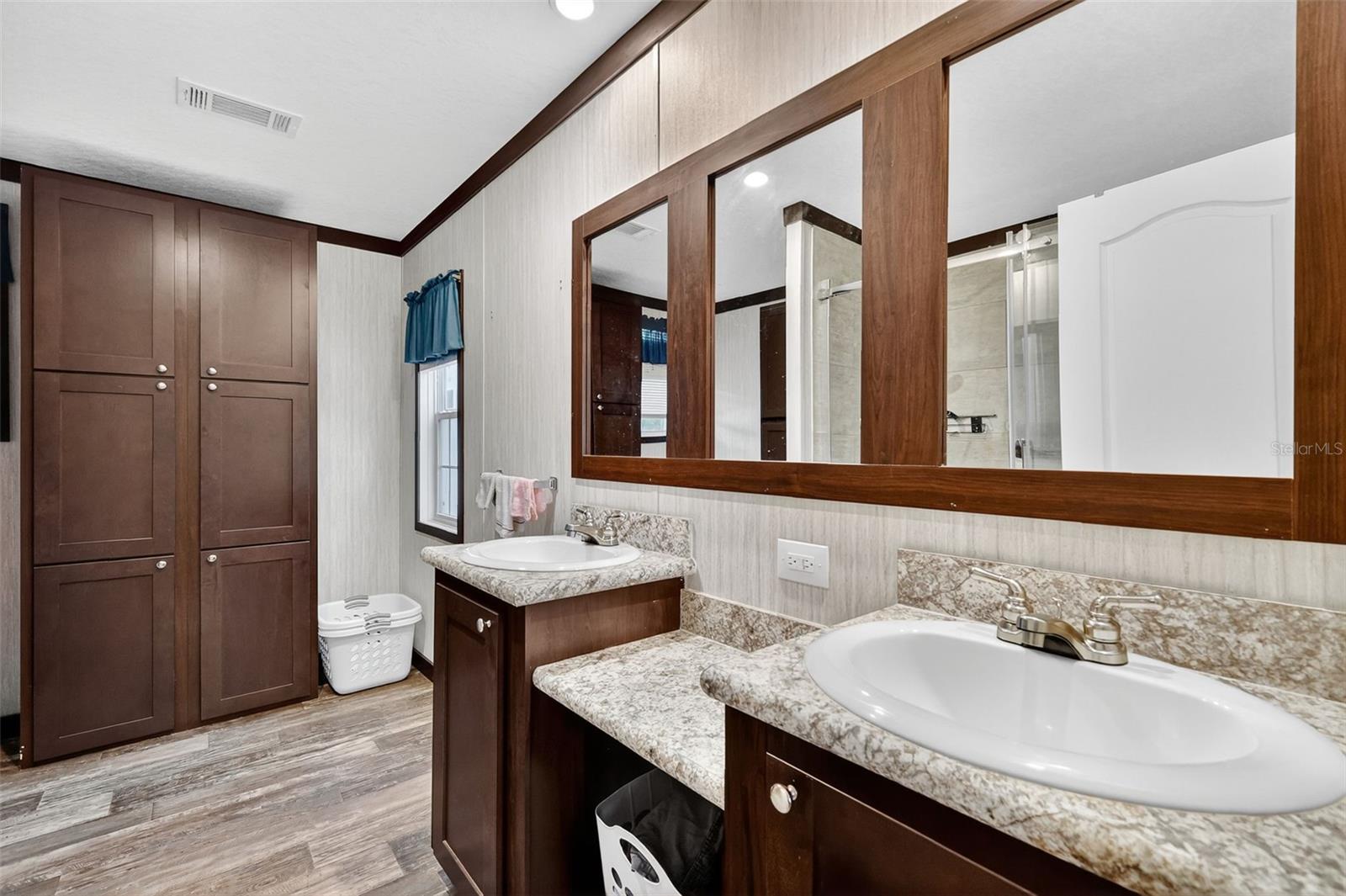 BREEZEWOOD ESTATE - Residential