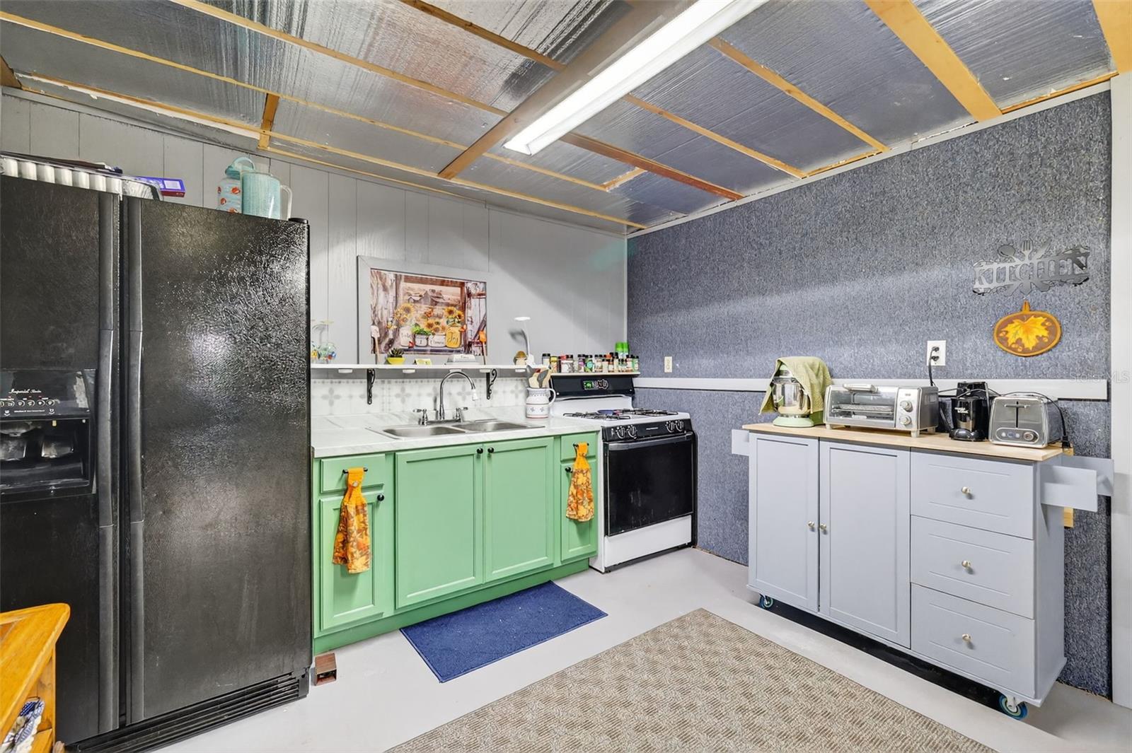 BREEZEWOOD ESTATE - Residential