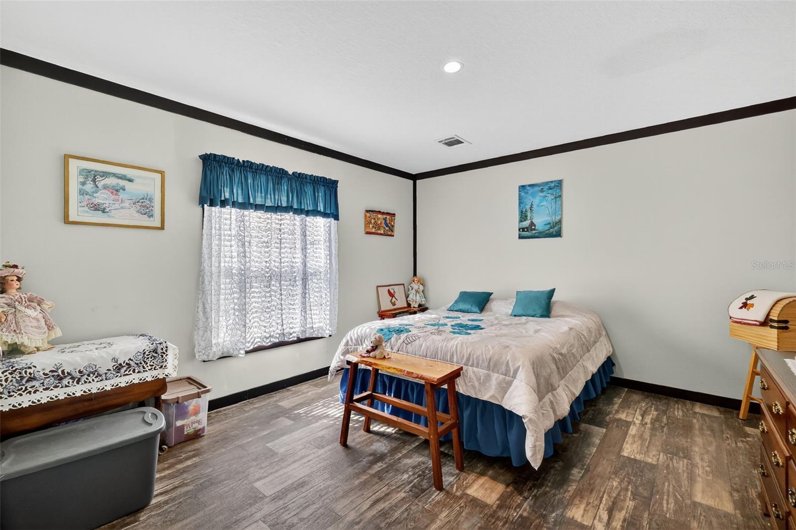 BREEZEWOOD ESTATE - Residential