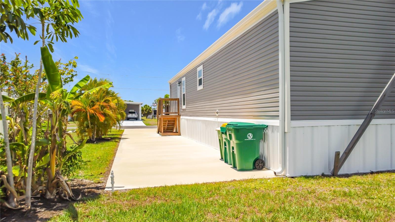 HOLIDAY MOB ESTATES 2ND ADD - Residential