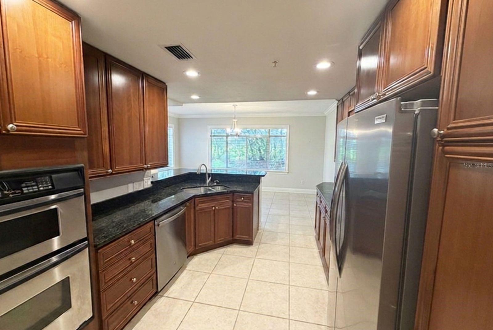 112 CLUB HOUSE DRIVE 102