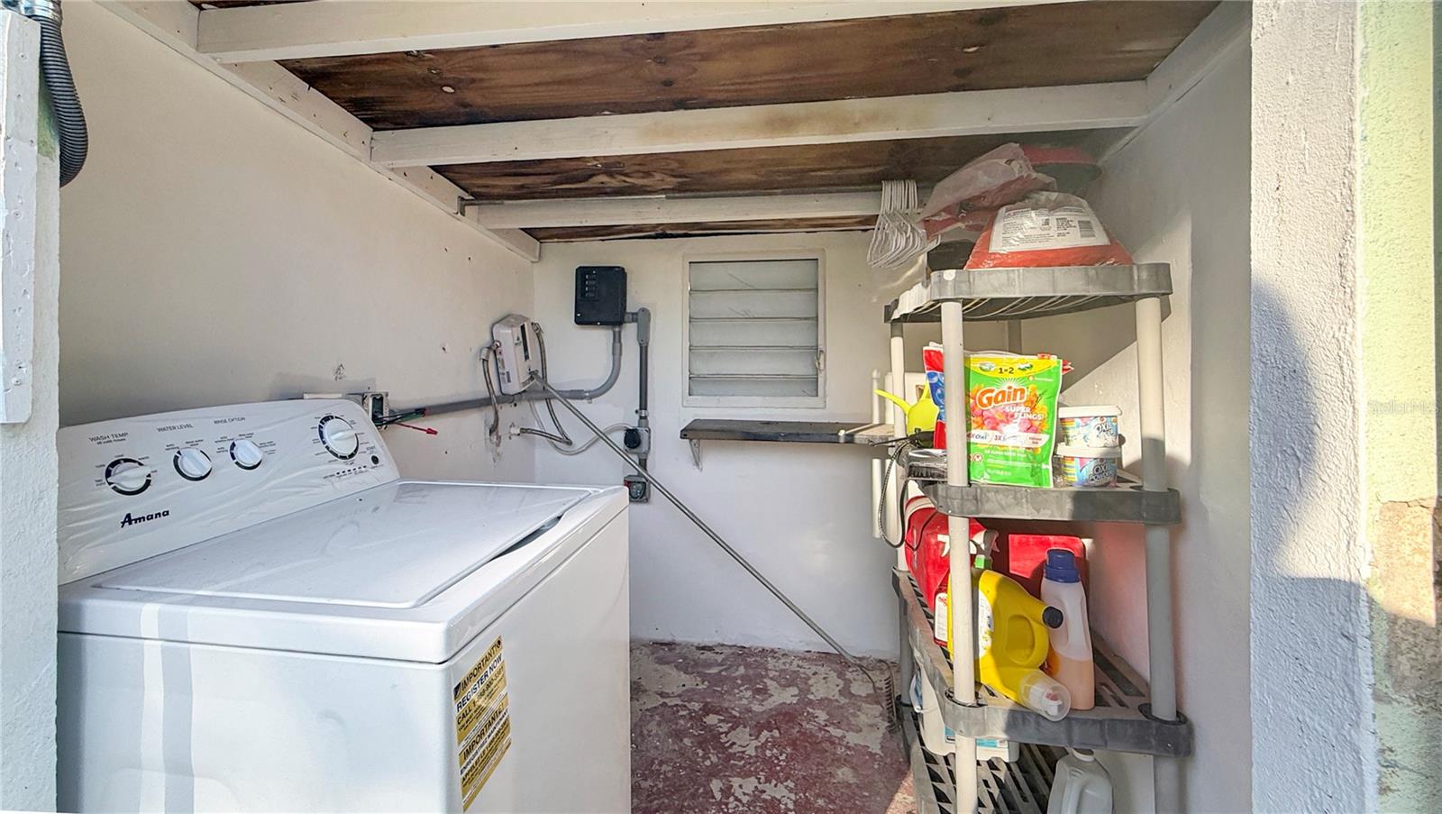 EXT. LA MILAGROSA - Residential Lease
