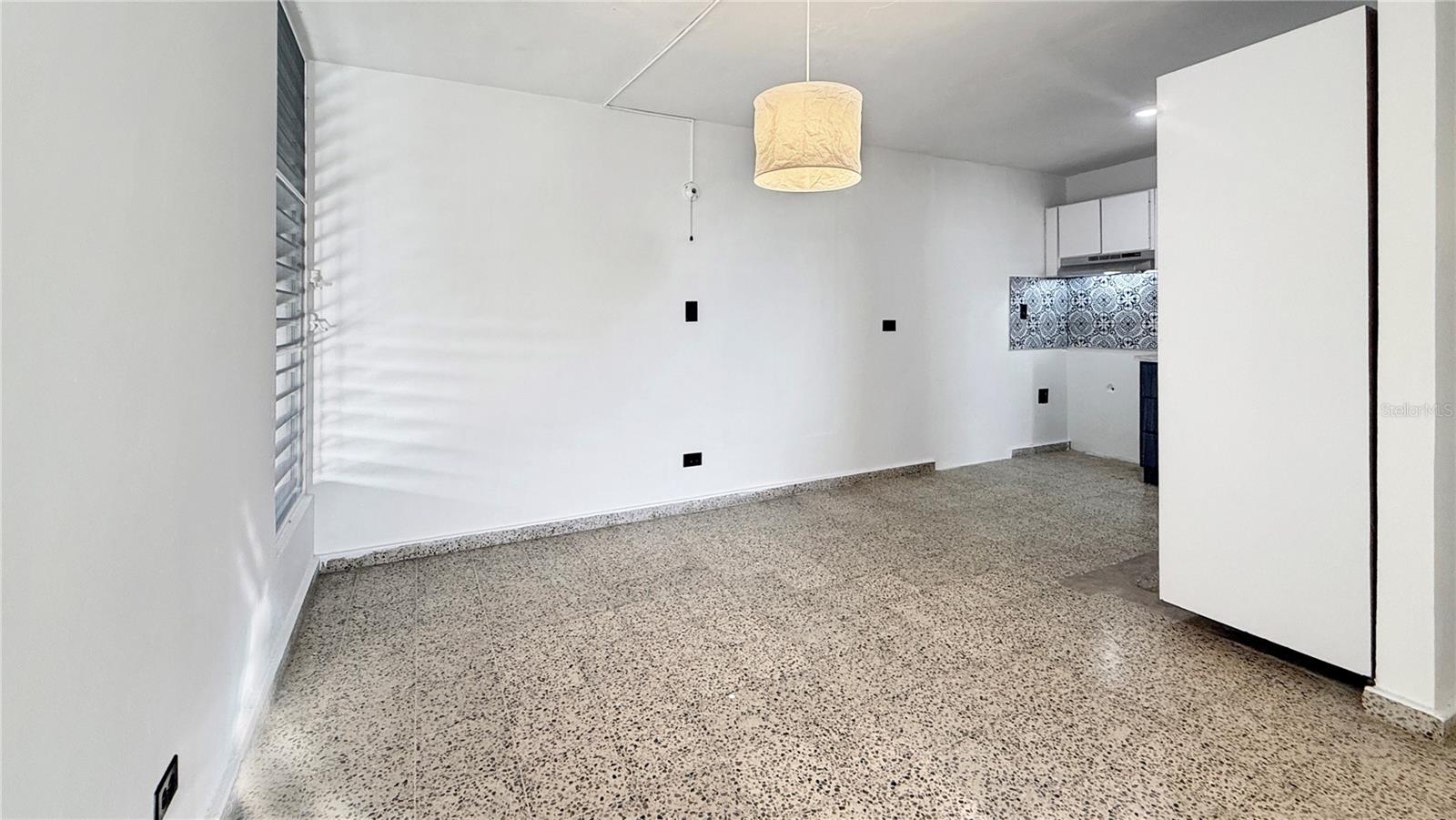 EXT. LA MILAGROSA - Residential Lease