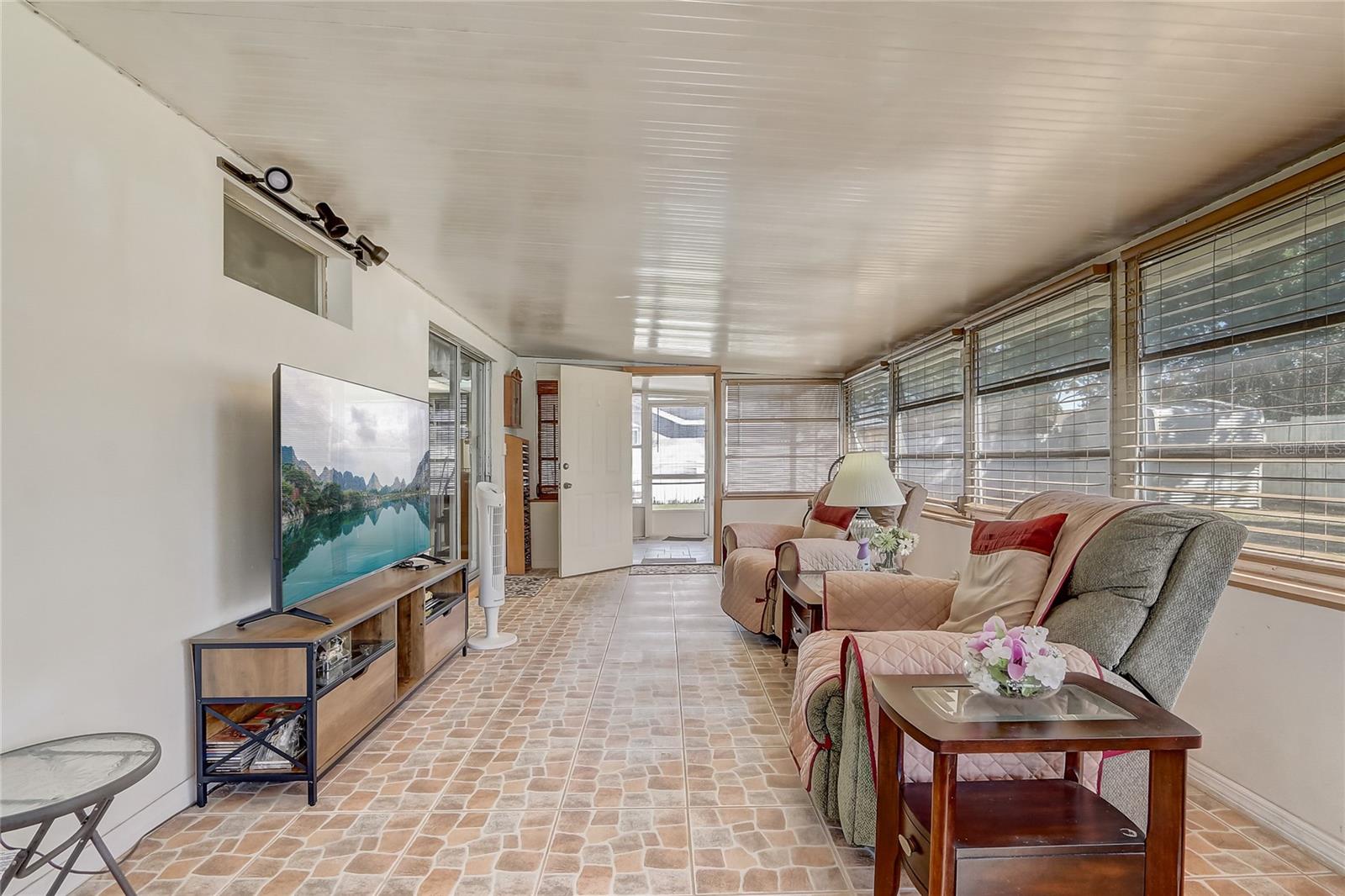 MEADOW WOODS VILLAGE 05 - Residential