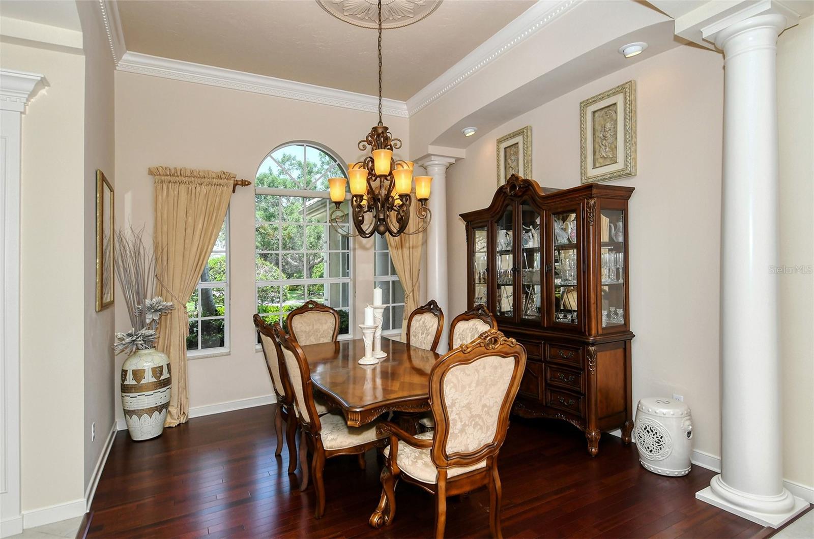 SILVER OAKS - Residential