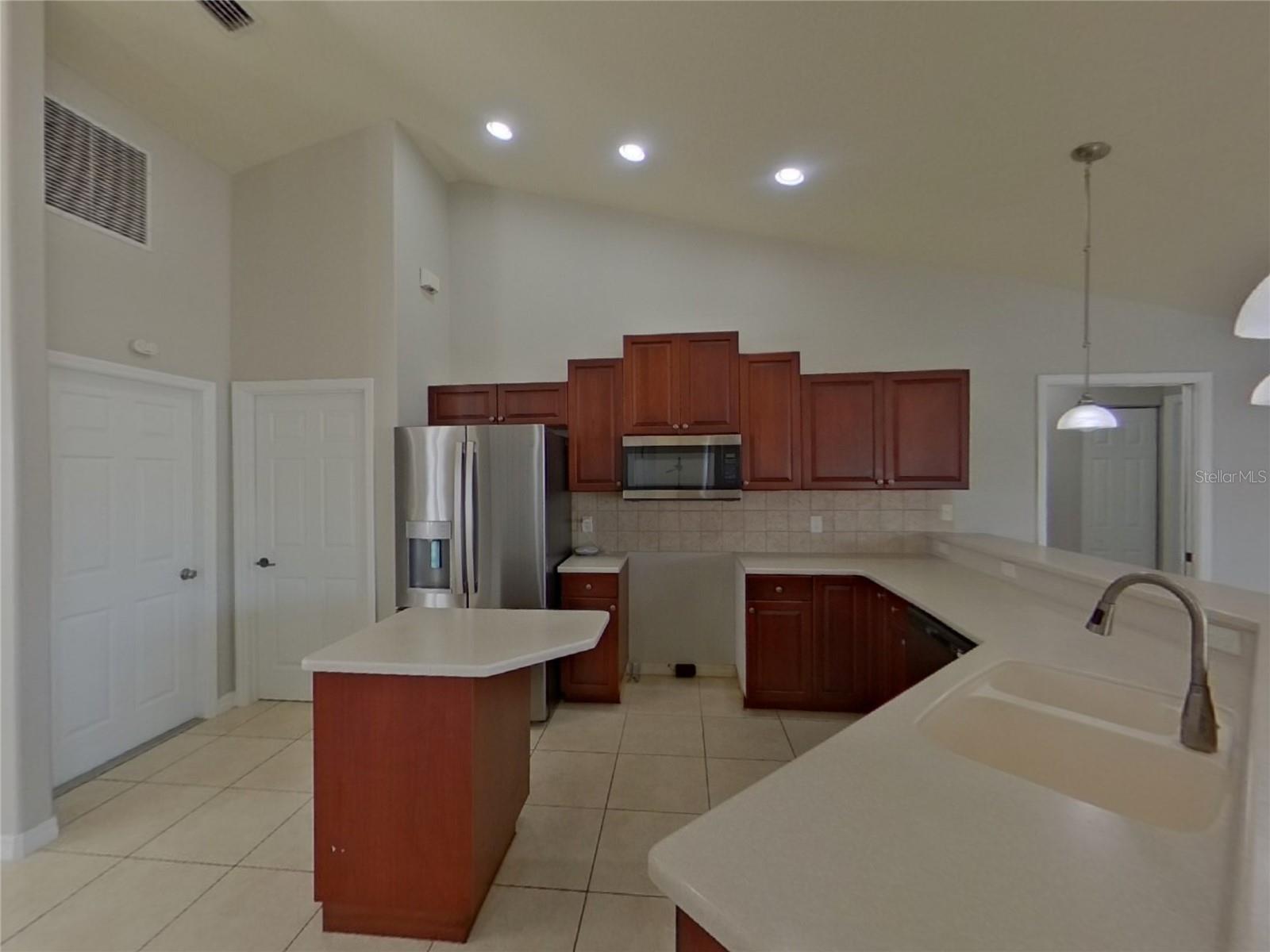 PORT CHARLOTTE SUB 10 - Residential Lease