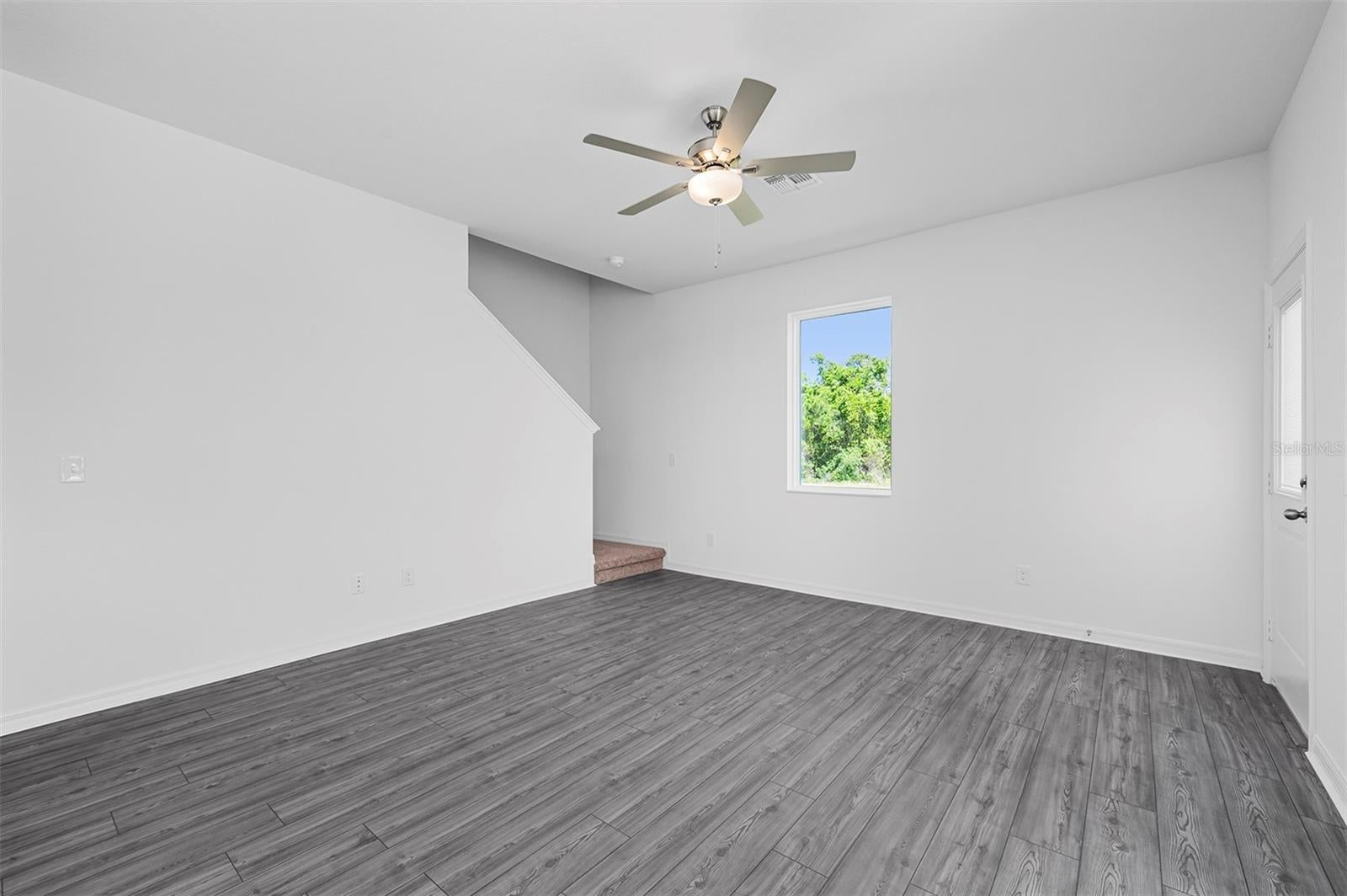 571 BAY LEAF DRIVE