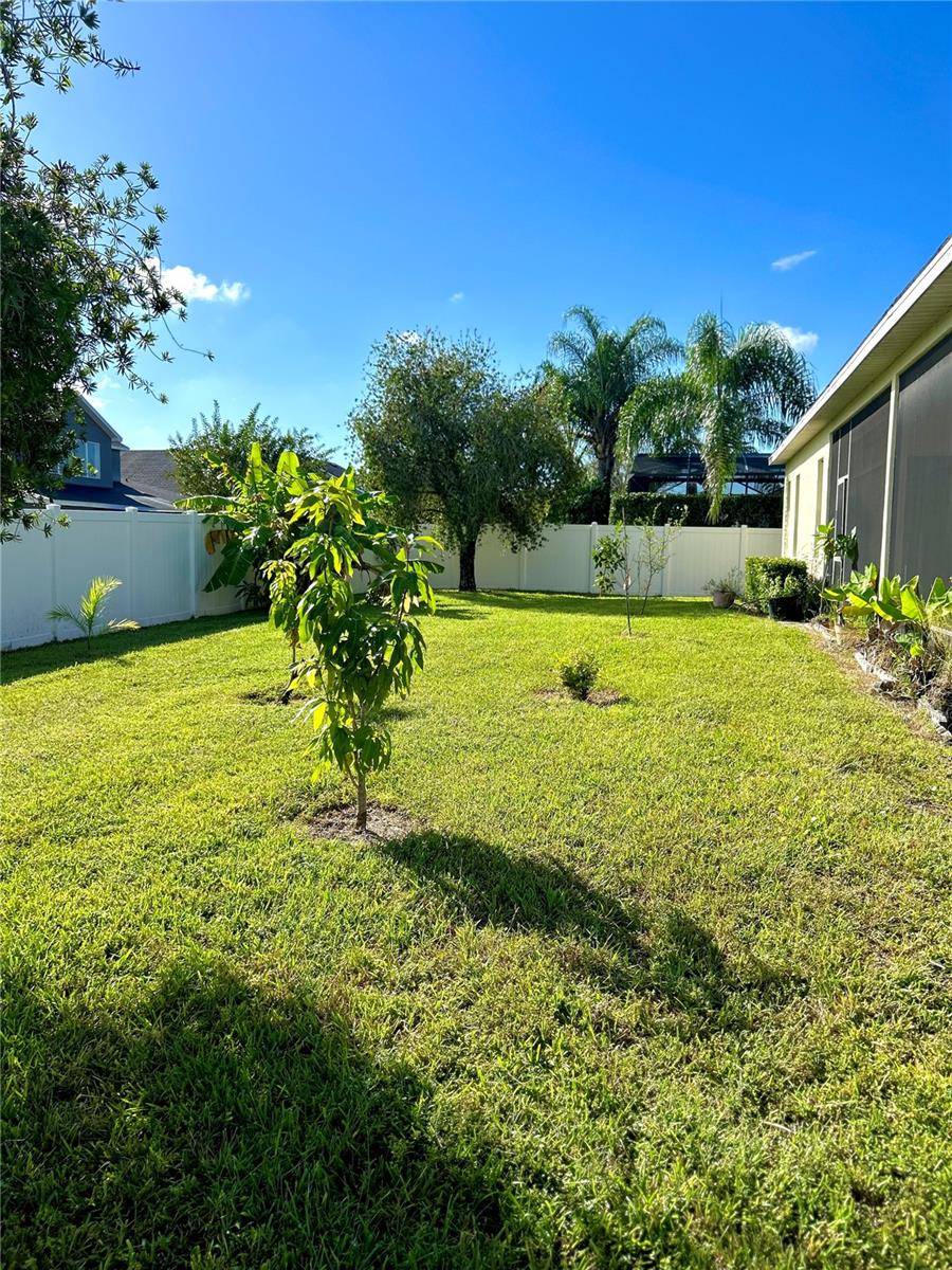 EMERALD ESTATES - Residential Lease