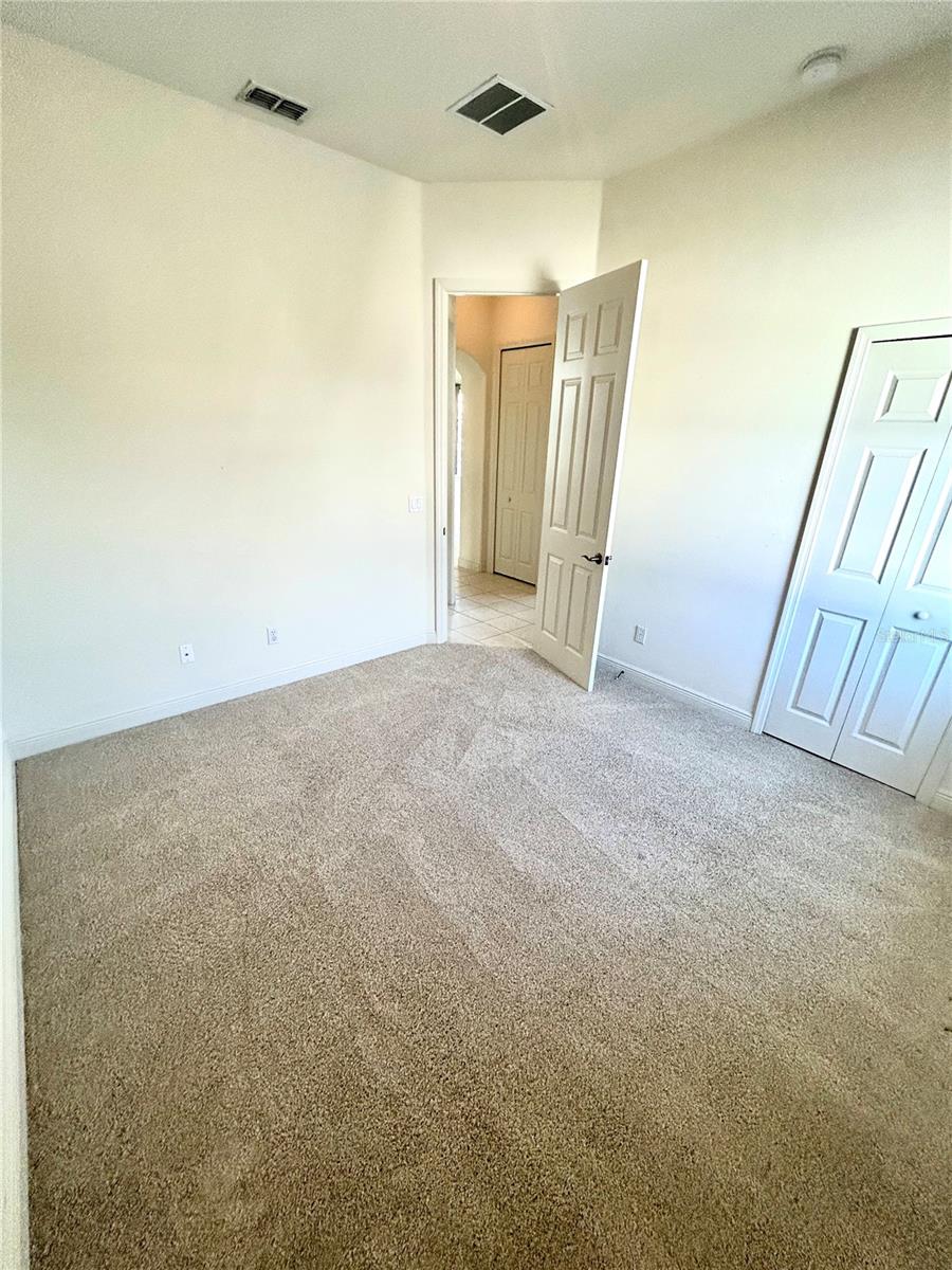 EMERALD ESTATES - Residential Lease