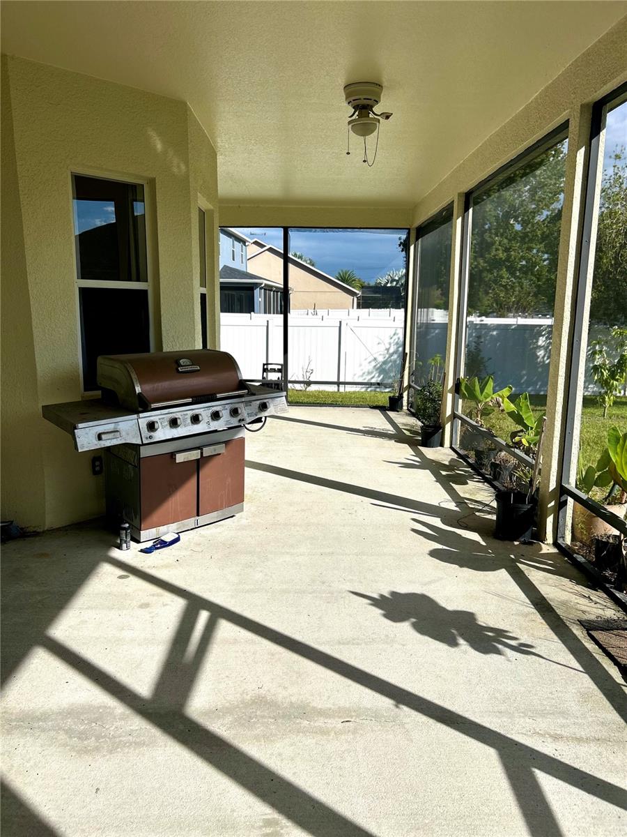 EMERALD ESTATES - Residential Lease