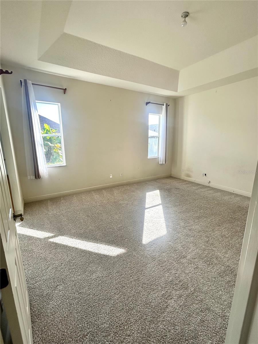 EMERALD ESTATES - Residential Lease