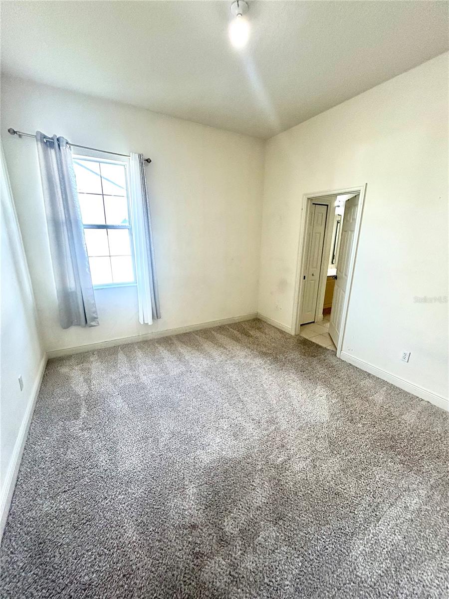 EMERALD ESTATES - Residential Lease