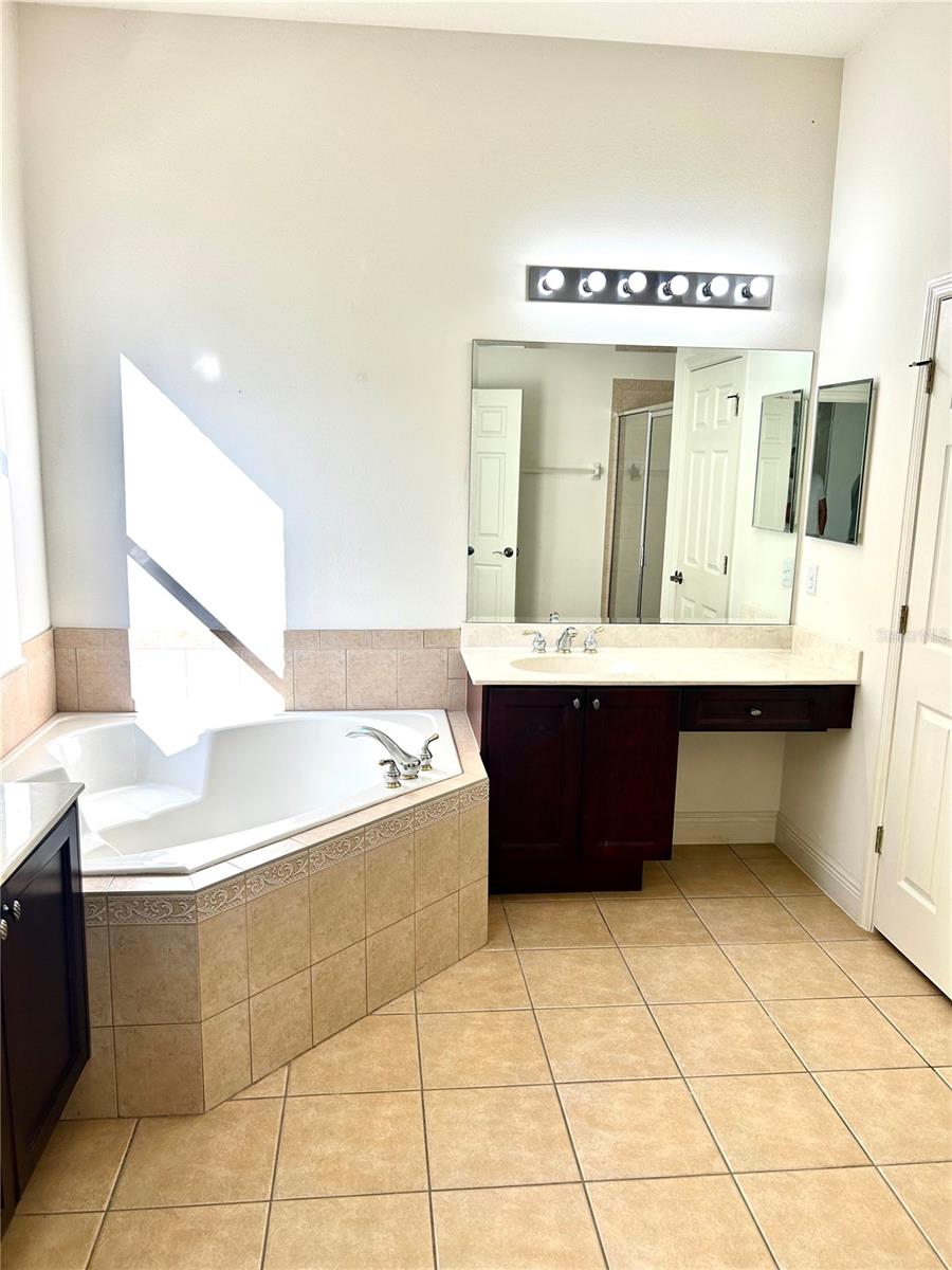 EMERALD ESTATES - Residential Lease