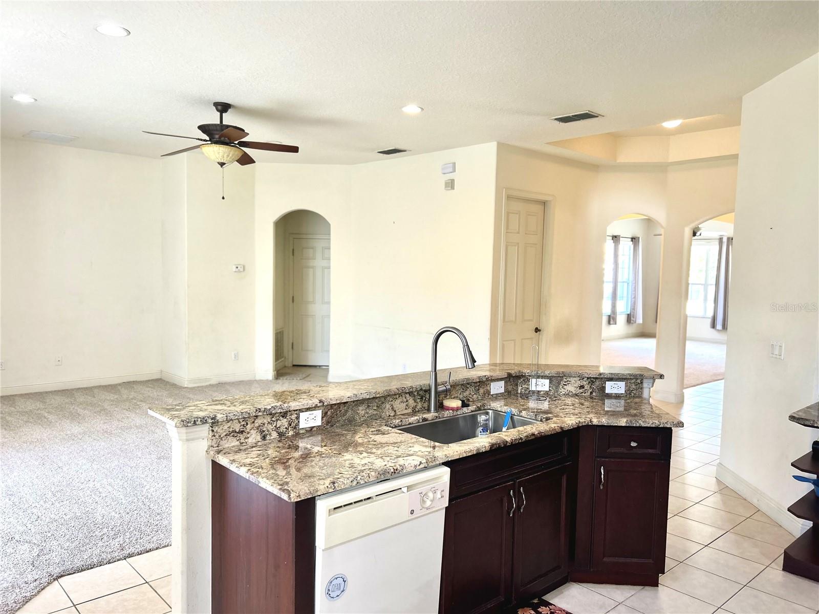 EMERALD ESTATES - Residential Lease