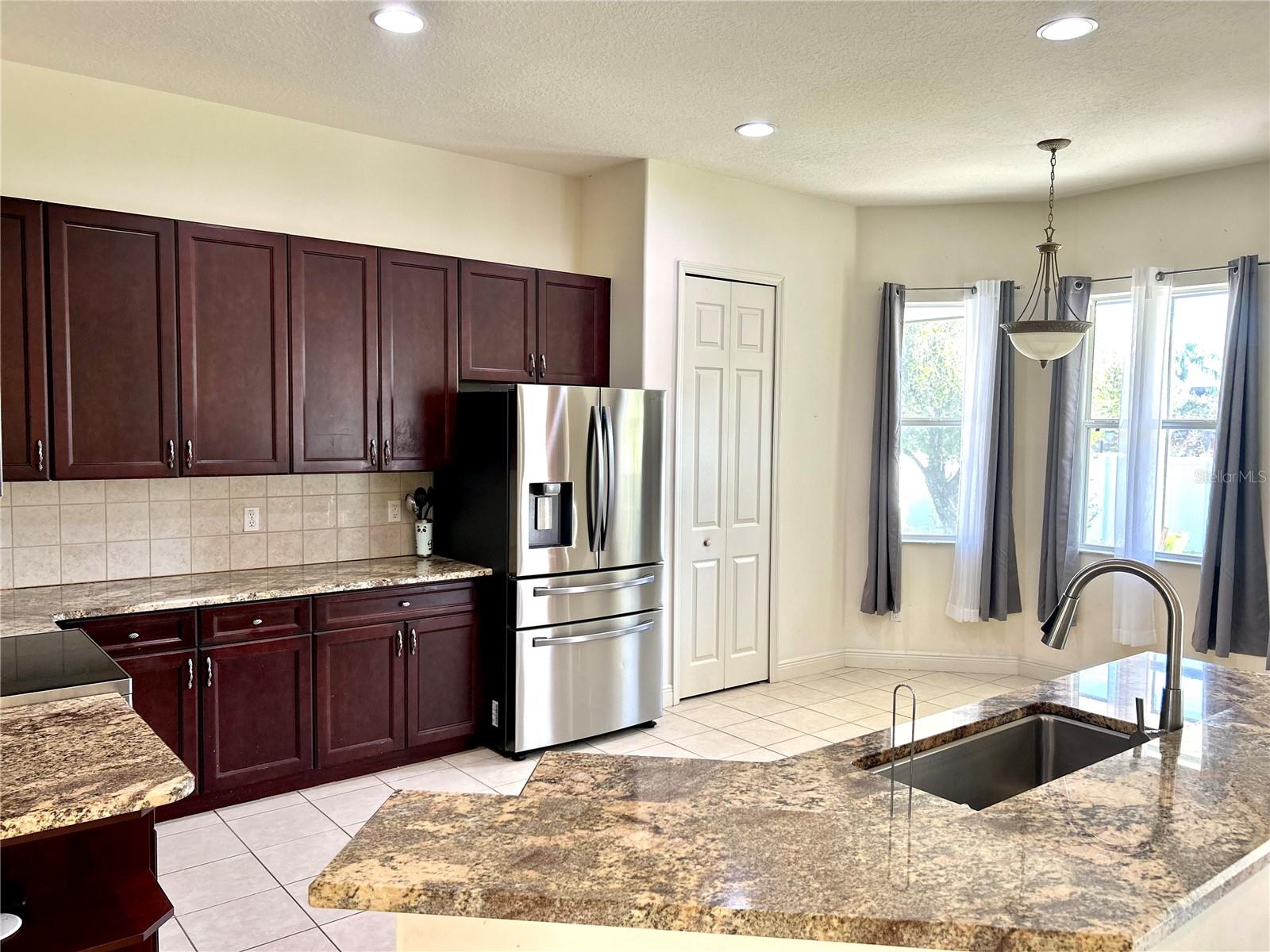 EMERALD ESTATES - Residential Lease