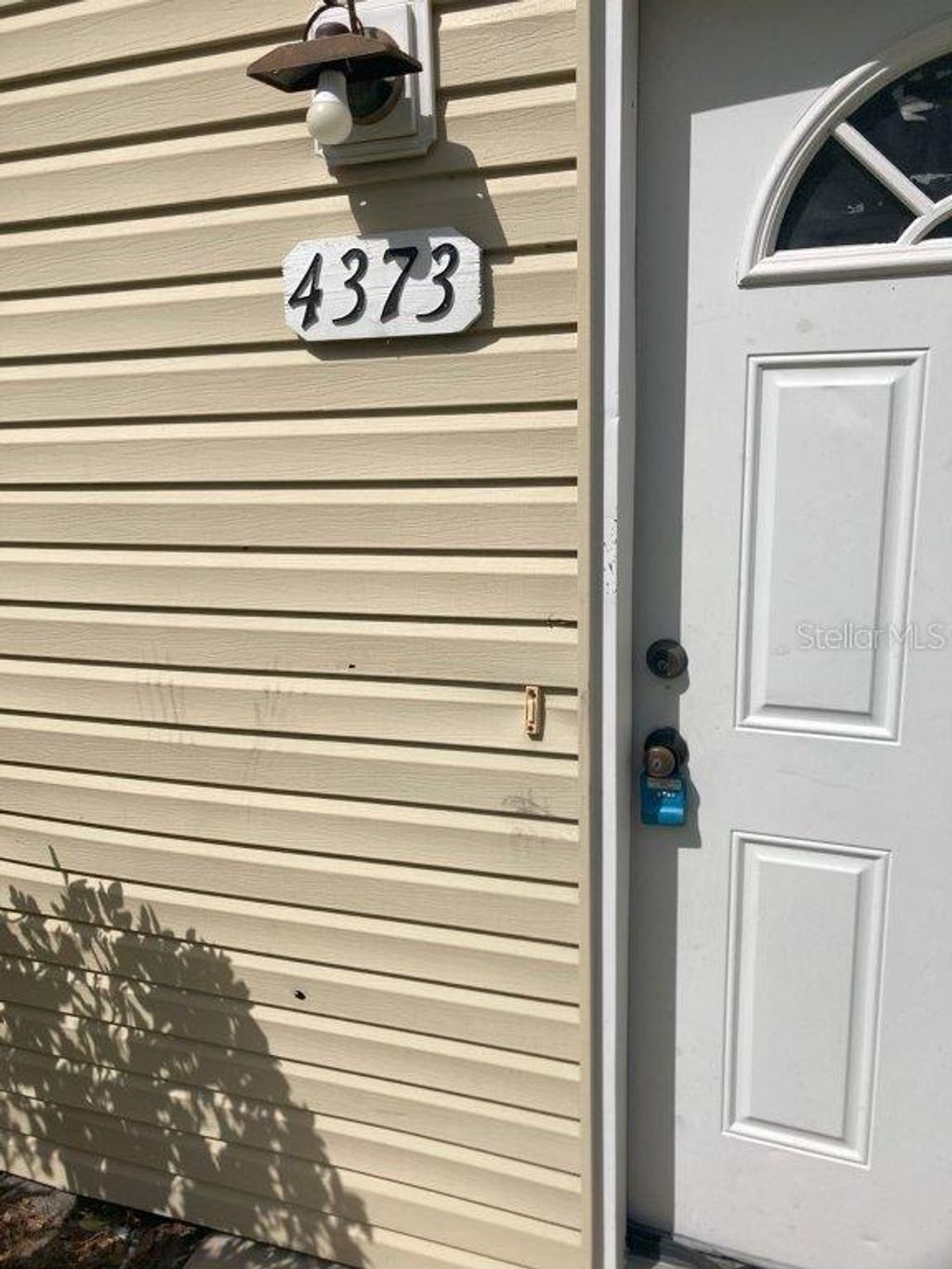 listing image 0