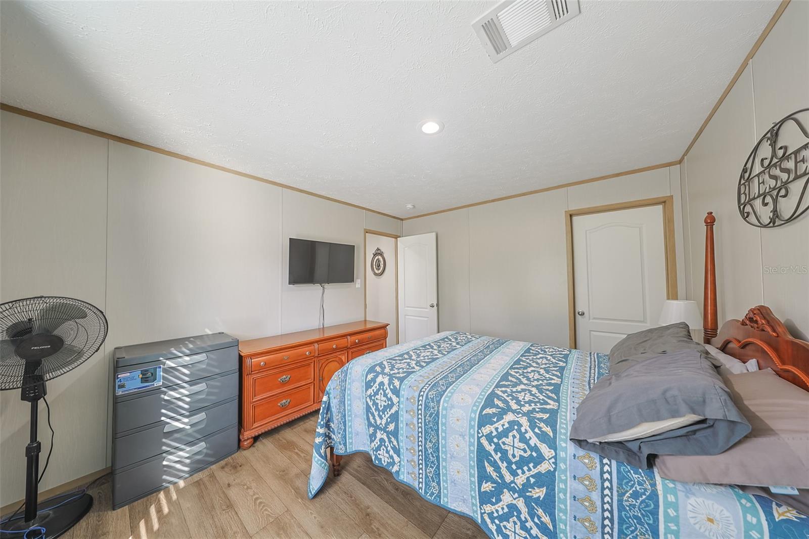 LEISURE ACRES - Residential